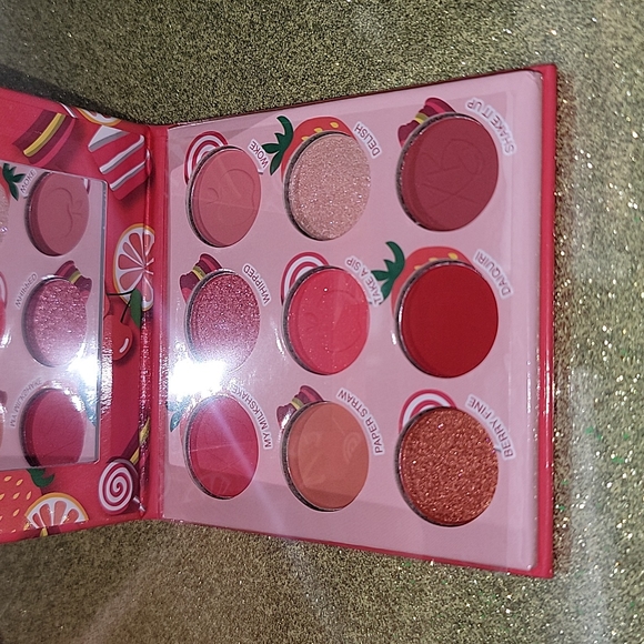 2 FOR $20. Xime Beauty "Berry Love" Palette - Picture 4 of 5